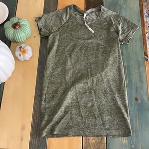 NWOT lulu lemon tee